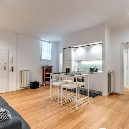 Charming Flat By The Vatican Rom